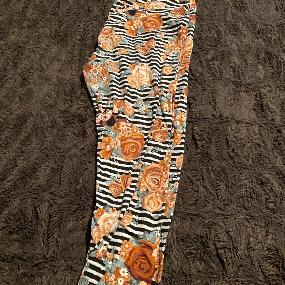 Queen of hearts lularoe leggings